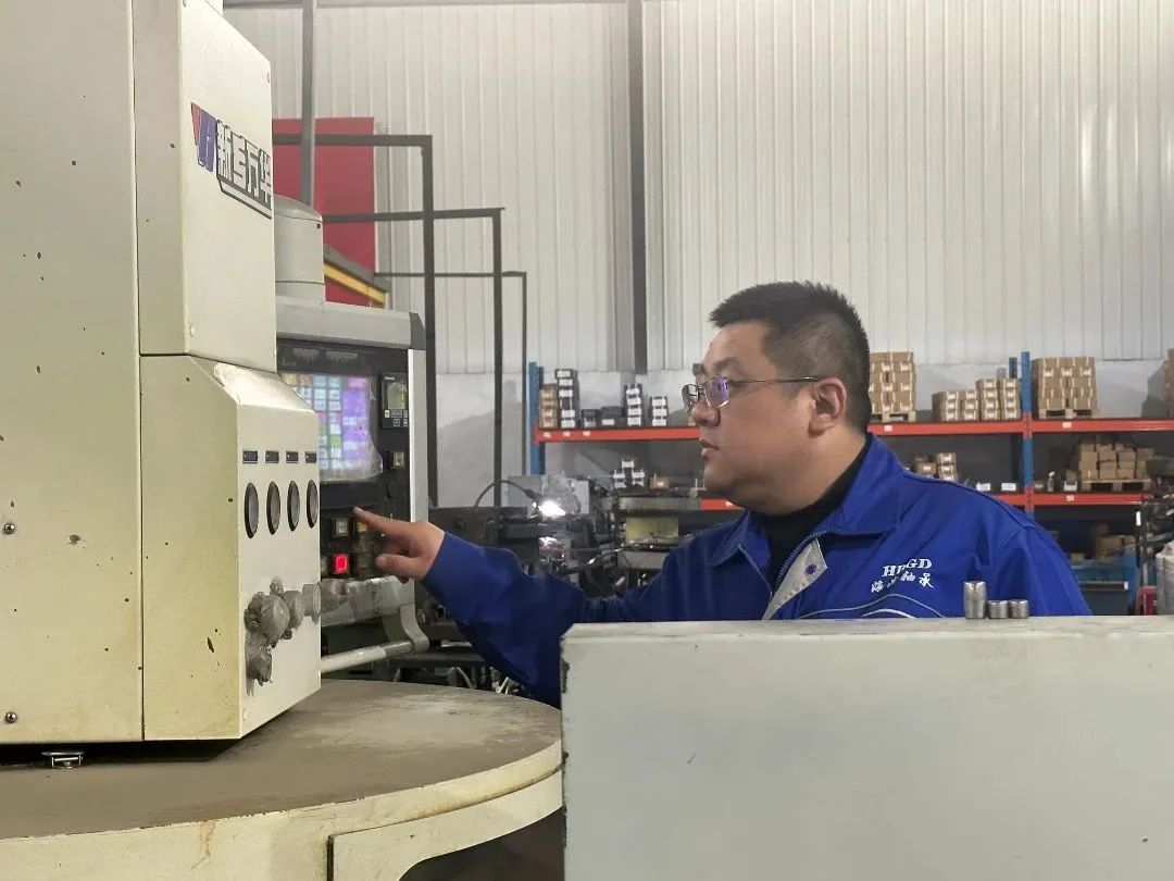 辽宁SEO研究学院鞍山制造小企业SEO案例拆解：6个月让精密轴承配件厂从月访50到1200+，线上询盘翻4倍